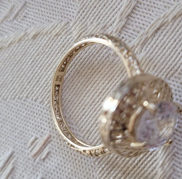 10k Elegant Gold Ring with White Zircon